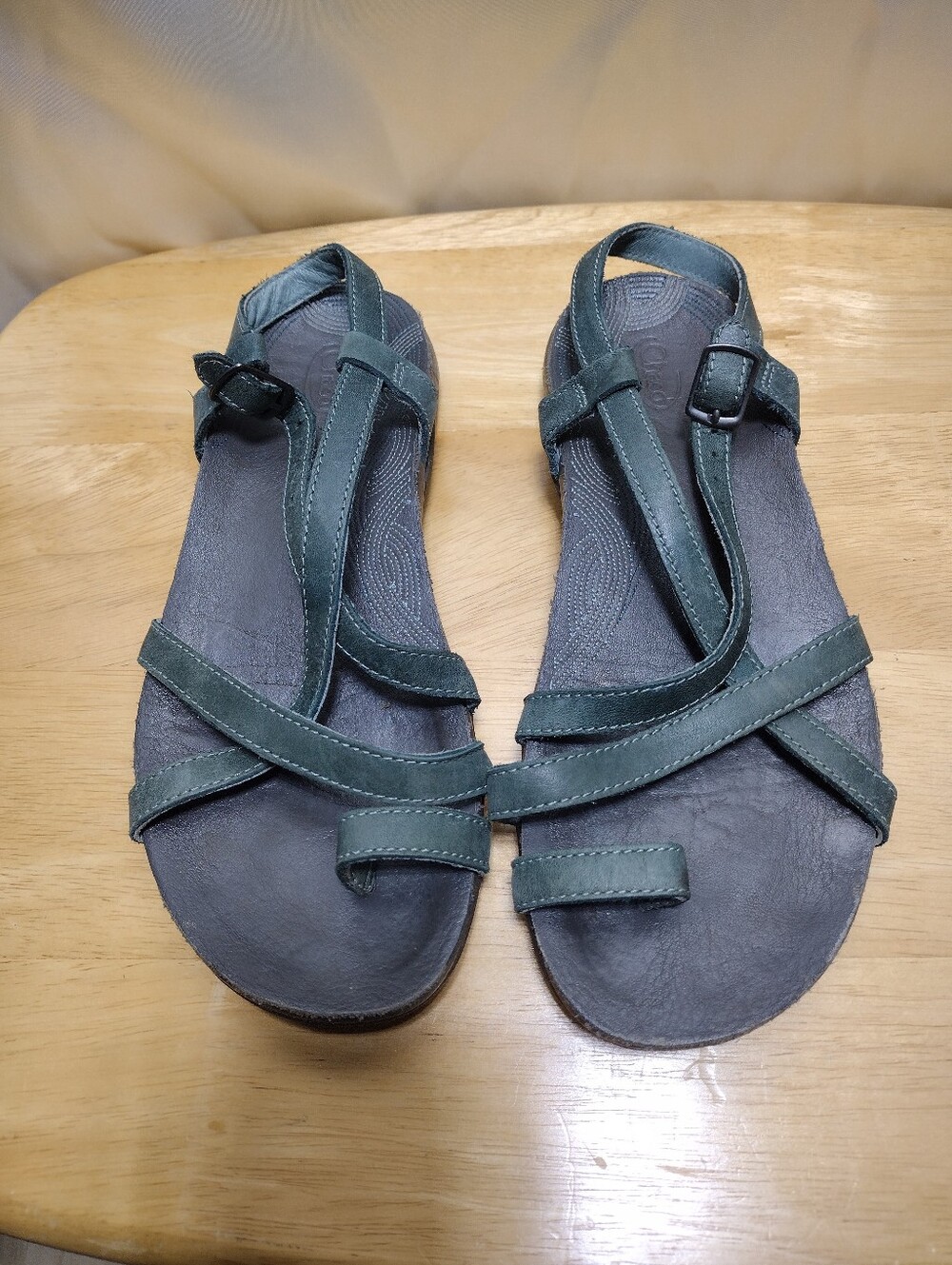 Chaco Dorra Leather Strappy Sandals Womens 6 Green Toe Loop Buckle Flat